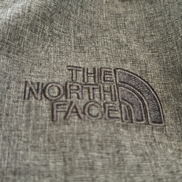 Men’s North-face shell waterproof jacket.  Size S. EUC - Picture 4 of 5